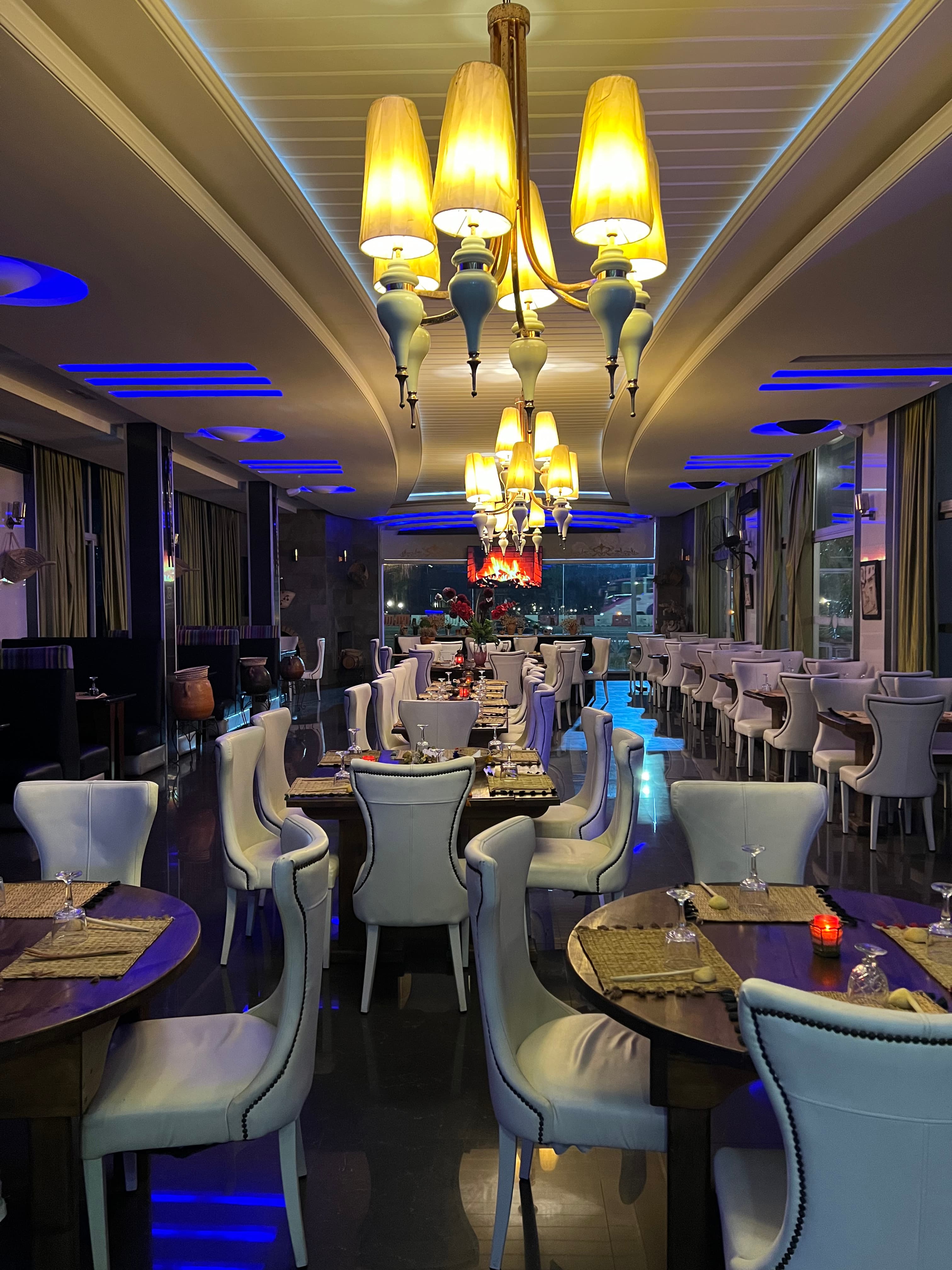 La salle élégante du restaurant Borasol